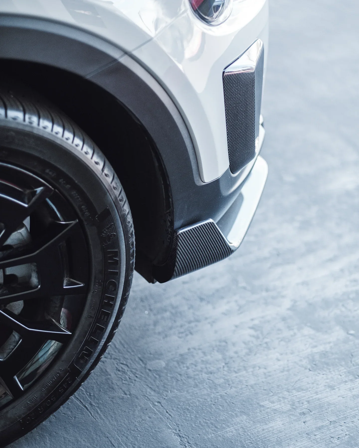 KIA TELLURIDE CARBON FIBER FRONT LIP - Image 4