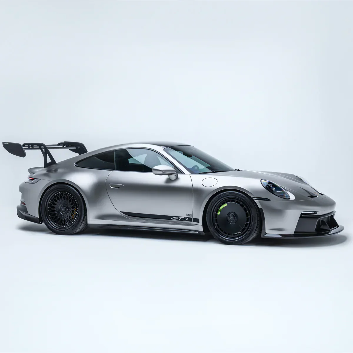 PORSCHE 992.1 GT3 PREPREG LOWER FRONT LIP - Image 5