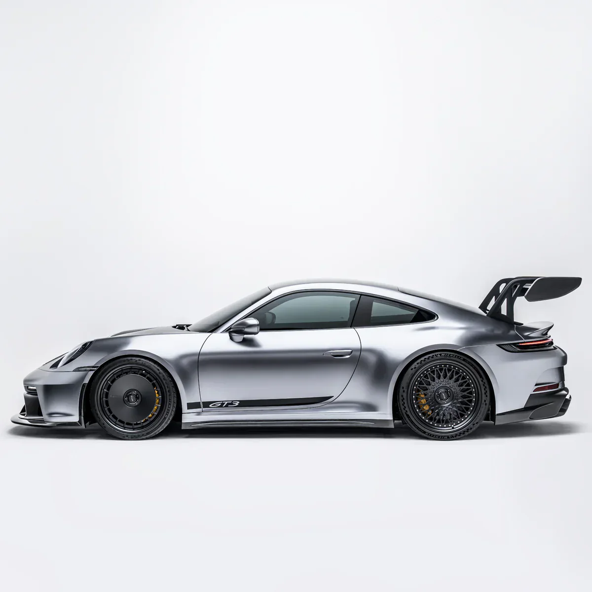 PORSCHE 992.1 GT3 PREPREG LOWER FRONT LIP - Image 6