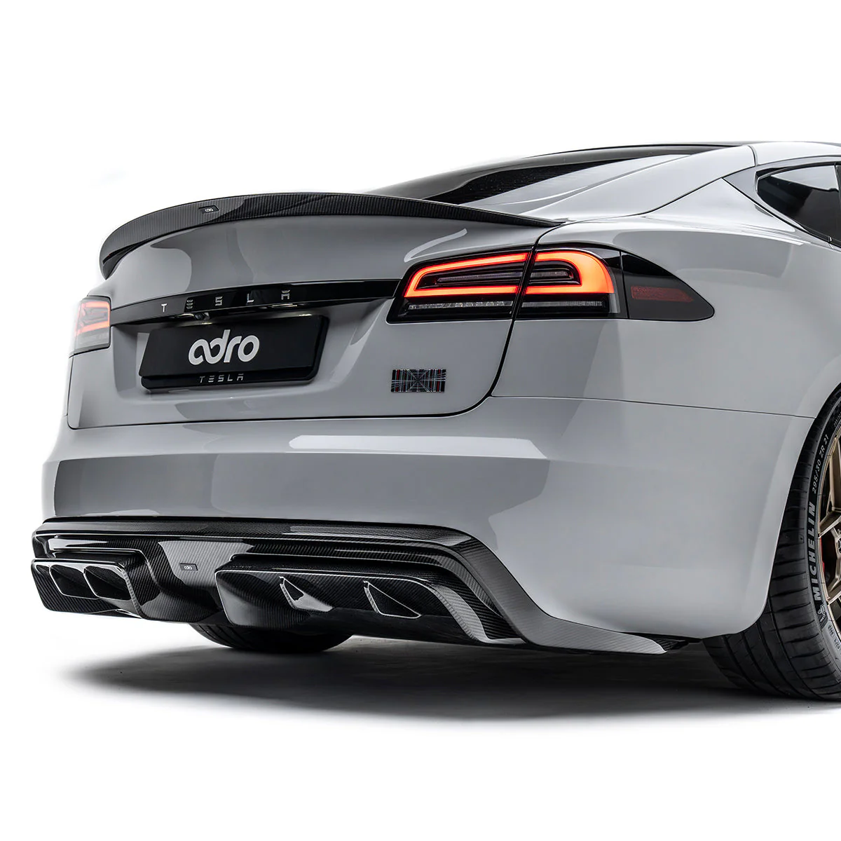 TESLA MODEL S PLAID PREPREG REAR DIFFUSER - Image 3