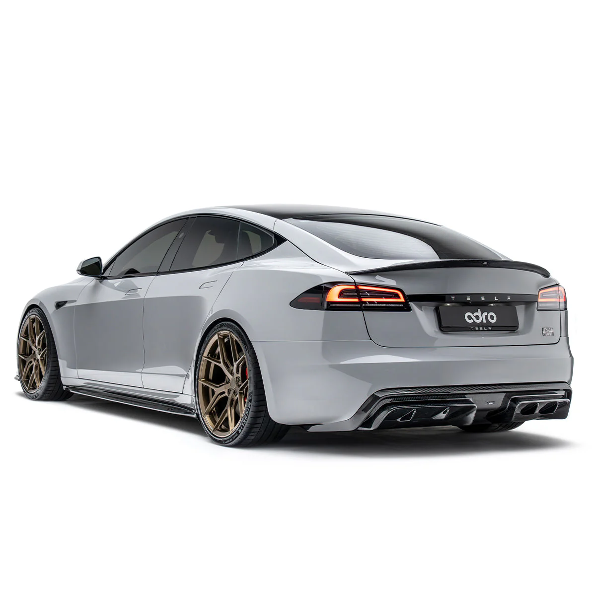 TESLA MODEL S PLAID PREPREG SPOILER - Image 5